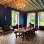 Le Chateau D'elbeuf-en-bray Bed & Breakfast
