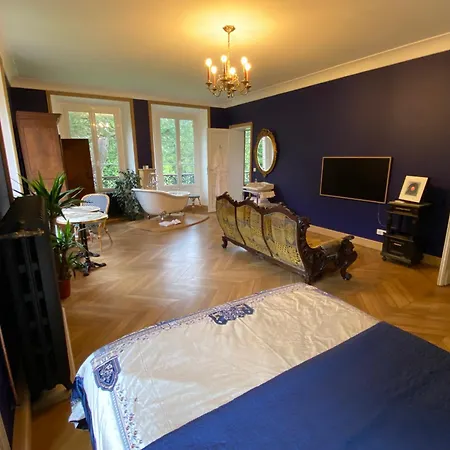 Le Chateau D'elbeuf-en-bray Bed & Breakfast 4*