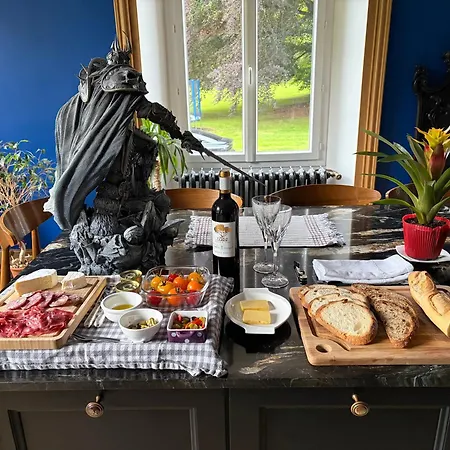 Le Chateau D'elbeuf-en-bray Bed & Breakfast 4*