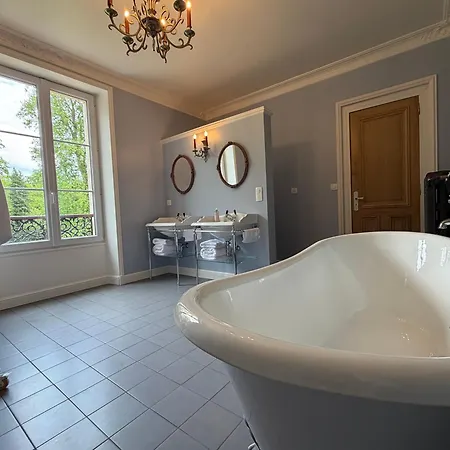 Le Chateau D'elbeuf-en-bray Bed & Breakfast