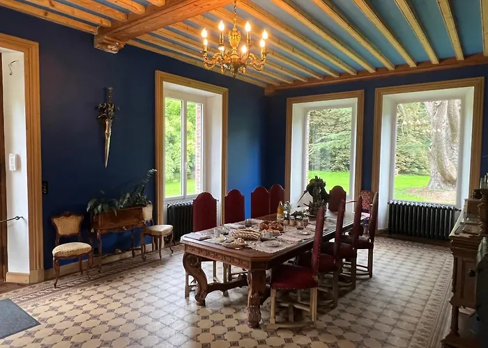 Le Chateau D'elbeuf-en-bray Bed & Breakfast